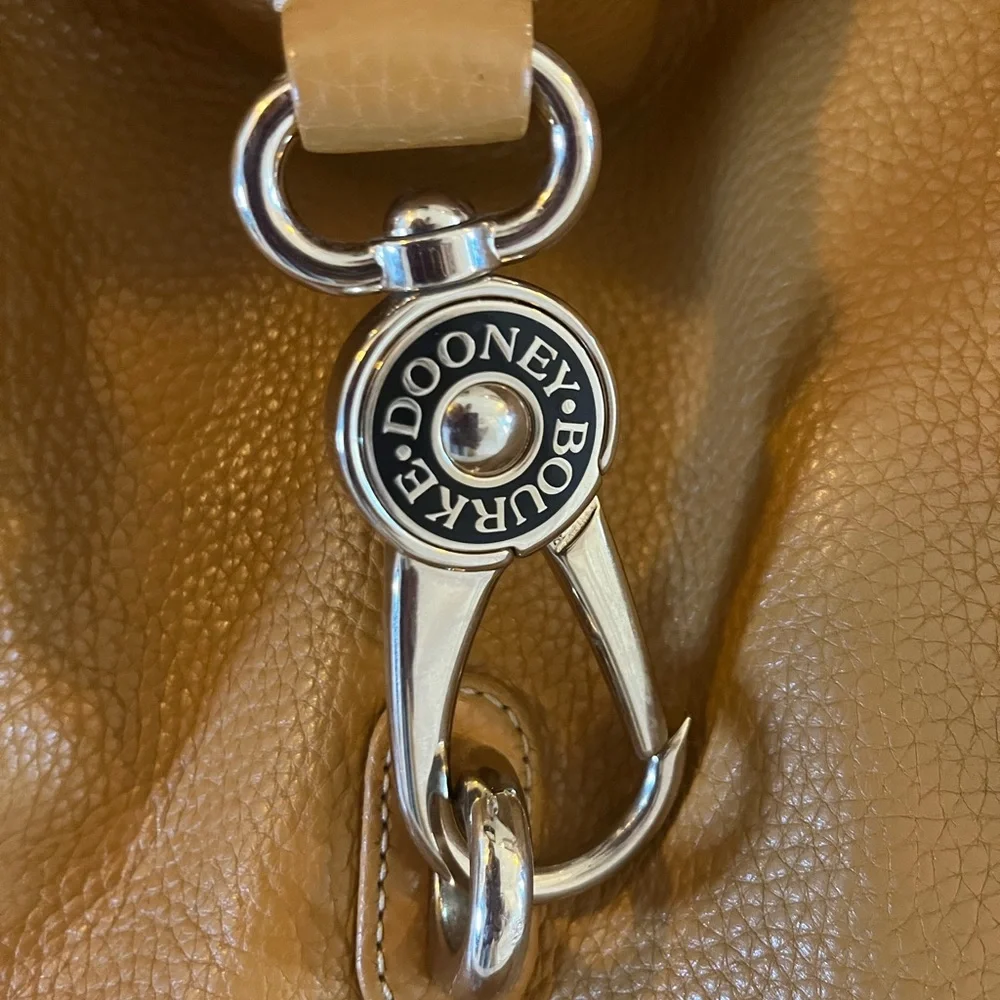 Dooney & Bourke Logo Lock Bag - Picture 4 of 12
